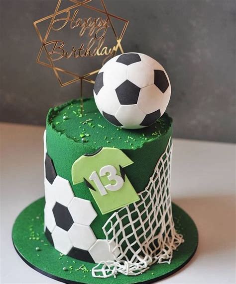 Football ⚽️ 🥅 Theme Cake . Cake 🎂 By @olyalyacakes 😍😍 ...