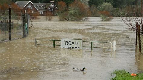 River Overflow Causes Extreme Flooding in California Video - ABC News