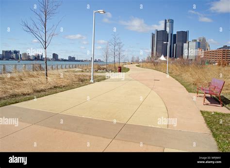 Detroit River Walk, Spring 2018 Stock Photo - Alamy