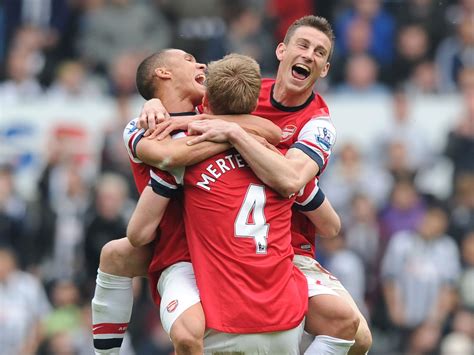 Thierry Henry Arsenal Celebration