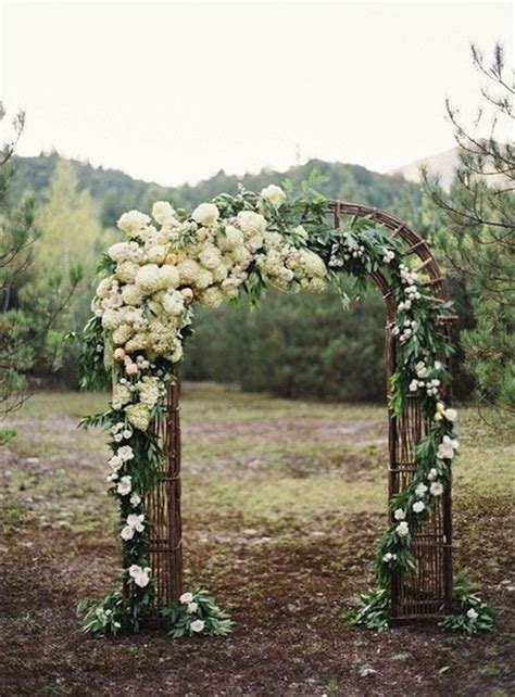 20 DIY Floral Wedding Arch Decoration Ideas