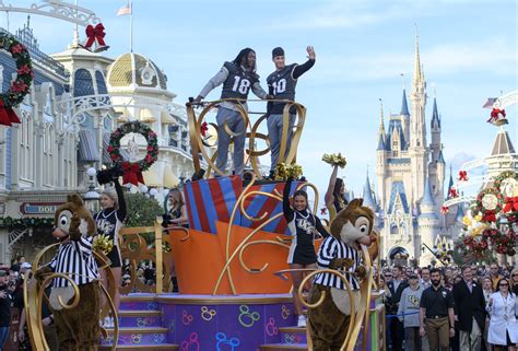 UCF Knights Football Team Celebrated in Parade at Walt Disney World Resort - ESPN 98.1 FM - 850 ...