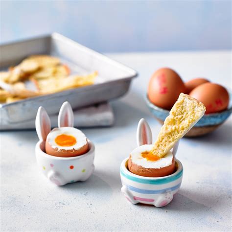 Advice on runny eggs | British Lion Eggs | Annabel Karmel