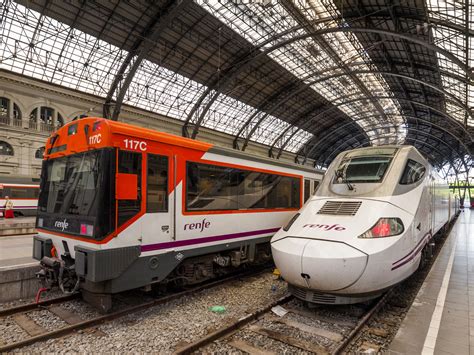 Spain's Terrific Trains + Iberia = Easy Sailing - Me gusta volar