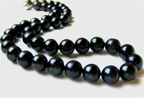 12MM AAA- LUSTROUS DEEP BLACK FRESHWATER PEARL NECKLACE