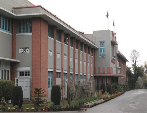 UET Peshawar inaugurates Gas Engineering Lab - Engineering Post ...