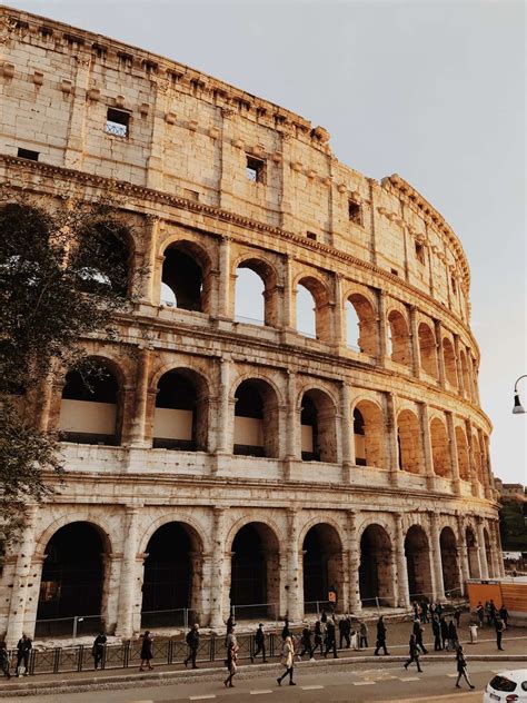 Rome: Colosseum Amphitheatre Guided Tour | experitour.com