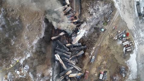 Worried residents near Ohio train derailment report dead fish and ...