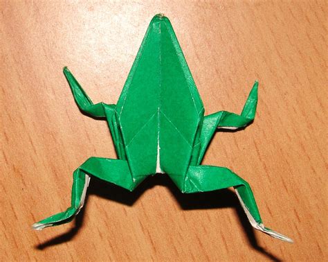 Origami: Traditional Origami Frog