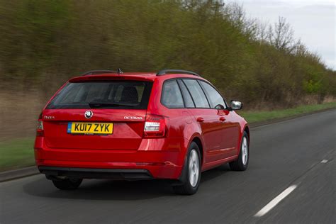 Skoda Octavia Estate Review 2019 | What Car?