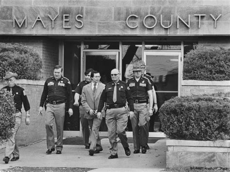 Girl Scout Murders: 1977 photos show manhunt, Gene Leroy Hart trial