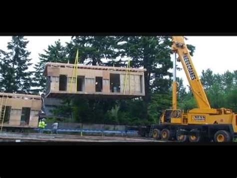 Setting a Modular Home - CRANE lifting a WHOLE HOUSE - YouTube