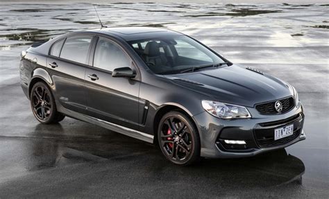 Holden Commodore SS-V Redline sedan (2017, VFII, Australia) photos | Between the Axles