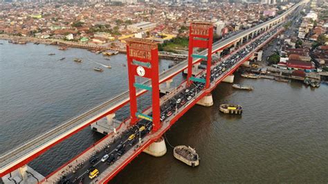 JEMBATAN AMPERA: Ikon Wisata & Kuliner Palembang - Desember 2024