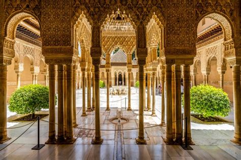 Excursion to the Alhambra in Granada from Seville