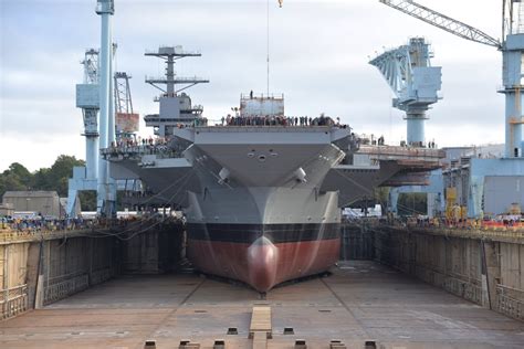 CVN-79, the future USS John F Kennedy, shortly before she is floated for the first time [4096 x ...