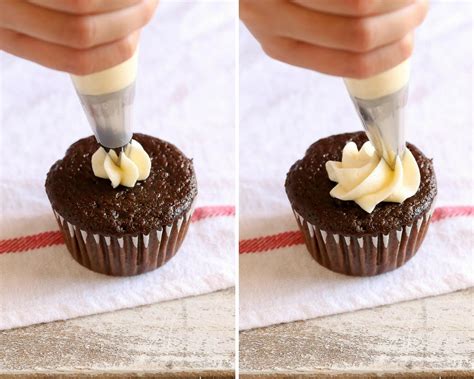 How To Frost Cupcakes