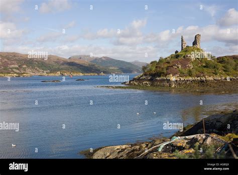 Castle Moil at Kyleakin, Isle of Skye Stock Photo: 14124769 - Alamy