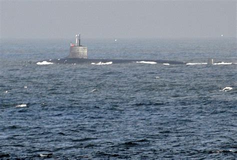 Seawolf-class submarine (USS Jimmy Carter?) returning home off the ...