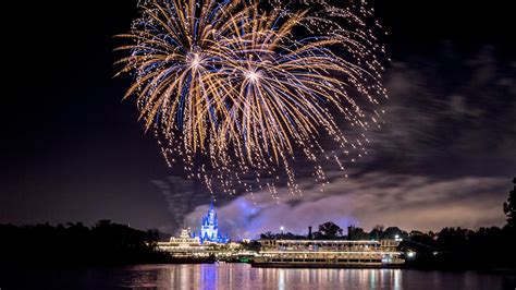 Ferrytale Fireworks: A Sparkling Dessert Cruise Returns | Disney Parks Blog