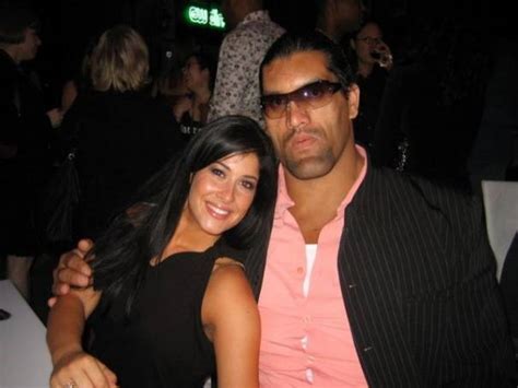 Great Khali & Family - Indiatimes.com