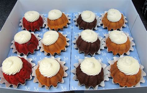 In the Know: Nothing Bundt Cakes franchise opens in Naples