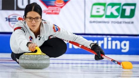 Kerri Einarson tops Clancy Grandy to remain undefeated at Grand Slam of Curling's Masters | CBC ...