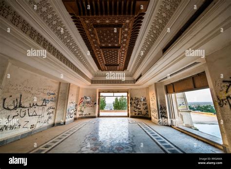 Saddam hussein palace hi-res stock photography and images - Alamy