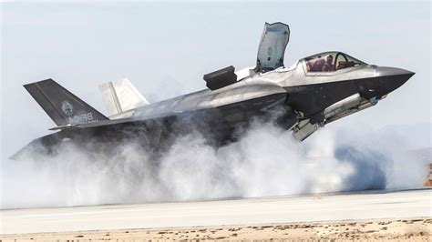 F-35 lightning II vertical take off - Testing the F-35 Lightning II takeoff & vertical landings ...