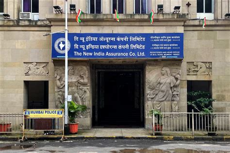 Swadeshi Sculptures on the New India Assurance Company Building in Fort, Mumbai - Paper Planes