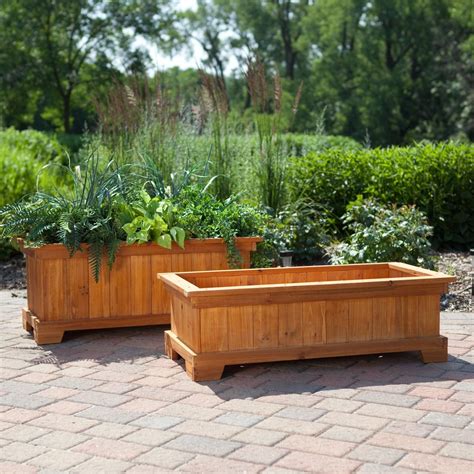 Patio planter box. Good way to use extra wood flooring. @Dean Kim ...