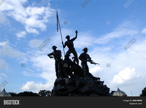 Tugu Negara Silhouette