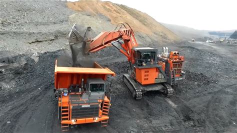 Hitachi Mining Machines - YouTube