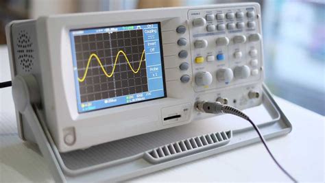 How to Use an Oscilloscope - A Beginner’s Guide