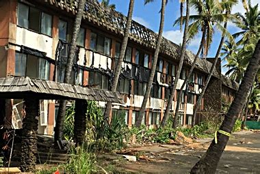 Elvis at Coco Palms Resort, Kauai, Hawaii - 2015 with Sanja Meegin - Spotlight on Elvis in Hawaii