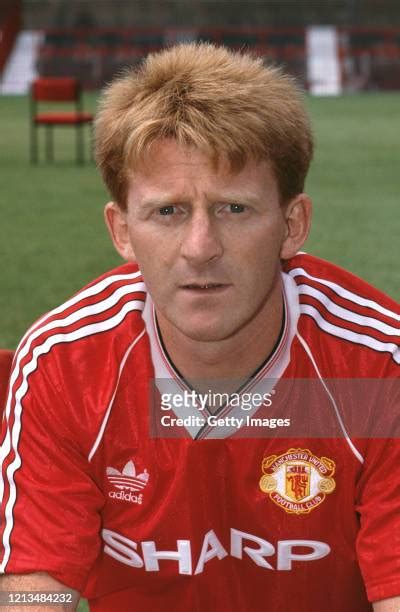 Gordon Strachan 1988 Photos and Premium High Res Pictures - Getty Images