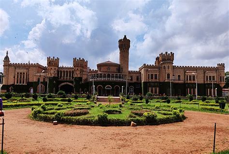 Bangalore Palace, Bangalore: Famous Royal Heritage in the Garden City ...