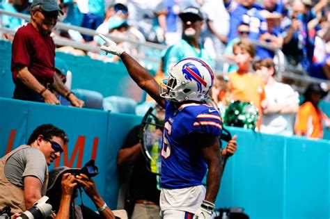 Buffalo Bills Isaiah McKenzie says he was temporarily paralyzed after hit in Week 4 win