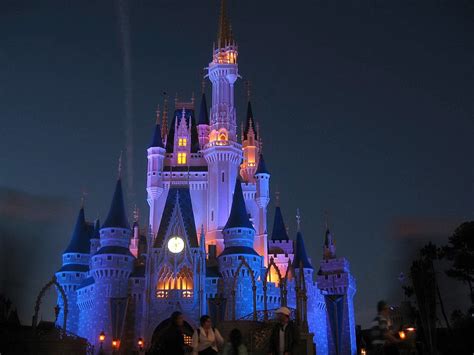 Walt disney world at night | this 'monument' symbolizes walt… | Flickr