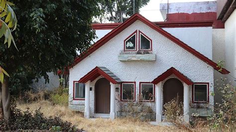 Mexican drug lord Carrillo Fuentes' villa auctioned for $2m - BBC News