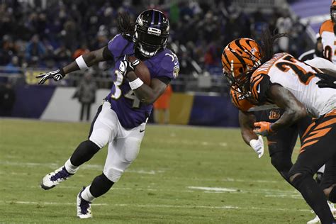 Alex Collins embracing role as Ravens' lead running back heading into 2018