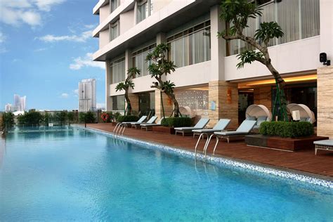 4 Hotel Mewah di Surabaya dengan Fasilitas Rooftop Pool - Dailyhotels.id