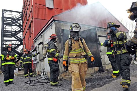 Elected officials learn firefighting techniques