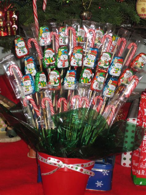 Christmas candy bouquet | Christmas candy, Diy christmas candy ...