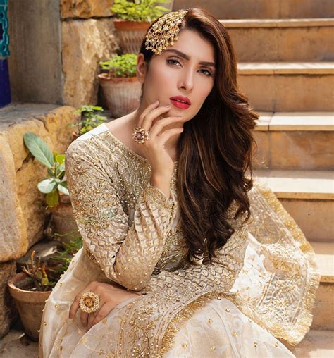 Fashion and beauty industry: Aiza khan latest bridle photoshoot