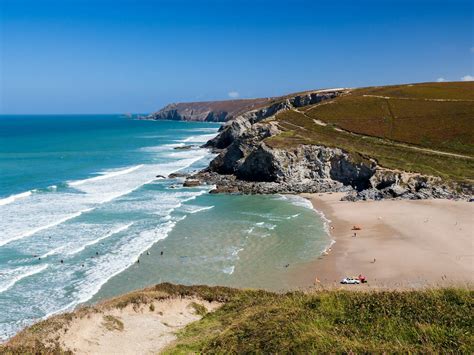 14 Best Beaches in Cornwall for Pretty Views and Clear Waters