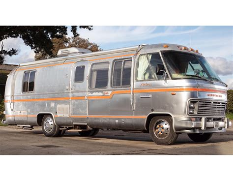 An Original Airstream Excella 280 Motorhome - A Retro-Luxury Home On Wheels