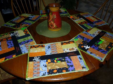 Halloween Placemats | Quiltsby.me