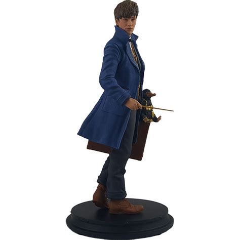 Newt Scamander with Niffler Statue | Icon Heroes