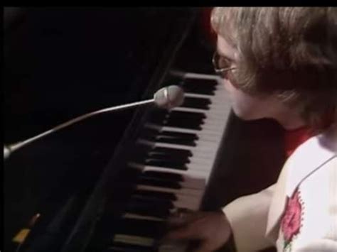 Pin by Michelle Dehoux on Elton John 1971 | Piano man, Piano, Elton john